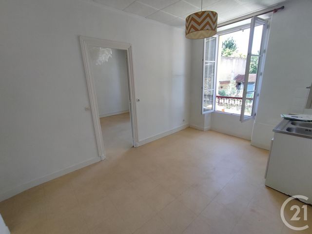 Appartement à louer - 2 pièces - 43.47 m2 - VILLABE - 91 - ILE-DE-FRANCE - Century 21 Lesueur Et Hörlin