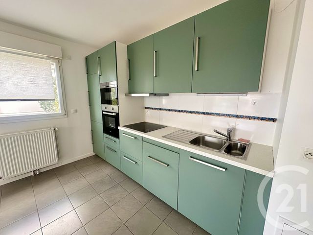 Afficher la photo en grand Appartement F3 à vendre - 3 pièces - 61.0 m2 - ST PIERRE DU PERRAY - 91 - ILE-DE-FRANCE - Century 21 Martinot Immobilier