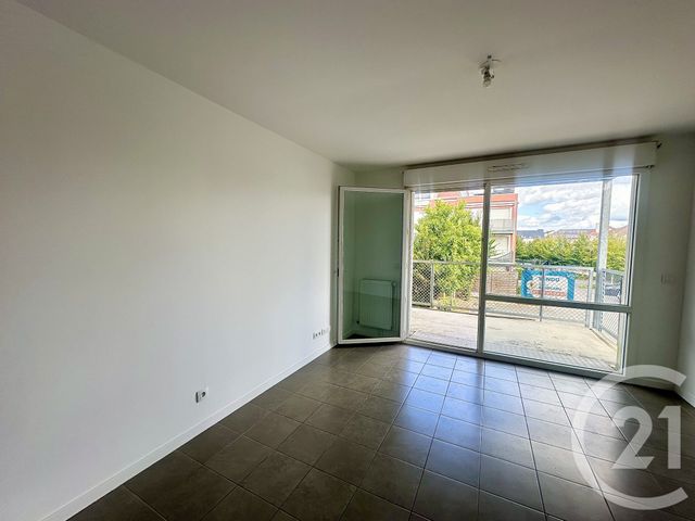 Afficher la photo en grand Appartement F3 à vendre - 3 pièces - 61.0 m2 - ST PIERRE DU PERRAY - 91 - ILE-DE-FRANCE - Century 21 Martinot Immobilier