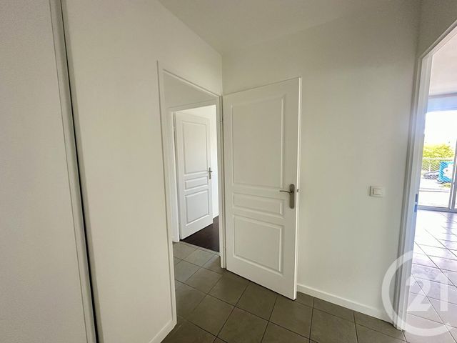 Afficher la photo en grand Appartement F3 à vendre - 3 pièces - 61.0 m2 - ST PIERRE DU PERRAY - 91 - ILE-DE-FRANCE - Century 21 Martinot Immobilier