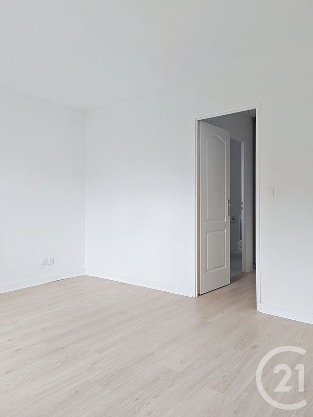 Afficher la photo en grand maison à louer - 5 pièces - 131.0 m2 - ST GERMAIN LES CORBEIL - 91 - ILE-DE-FRANCE - Century 21 Martinot Immobilier