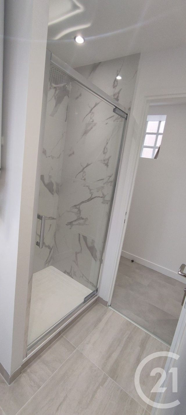 Afficher la photo en grand Appartement F2 à louer - 2 pièces - 30.0 m2 - CORBEIL ESSONNES - 91 - ILE-DE-FRANCE - Century 21 Martinot Immobilier