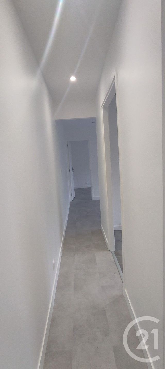 Afficher la photo en grand Appartement F2 à louer - 2 pièces - 30.0 m2 - CORBEIL ESSONNES - 91 - ILE-DE-FRANCE - Century 21 Martinot Immobilier