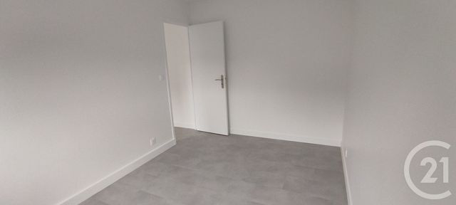 Afficher la photo en grand Appartement F2 à louer - 2 pièces - 30.0 m2 - CORBEIL ESSONNES - 91 - ILE-DE-FRANCE - Century 21 Martinot Immobilier