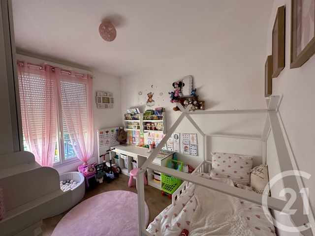 Afficher la photo en grand Appartement F3 à vendre - 3 pièces - 65.15 m2 - CORBEIL ESSONNES - 91 - ILE-DE-FRANCE - Century 21 Martinot Immobilier
