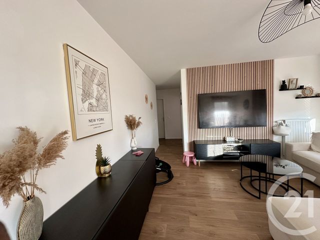 Afficher la photo en grand Appartement F3 à vendre - 3 pièces - 65.15 m2 - CORBEIL ESSONNES - 91 - ILE-DE-FRANCE - Century 21 Martinot Immobilier