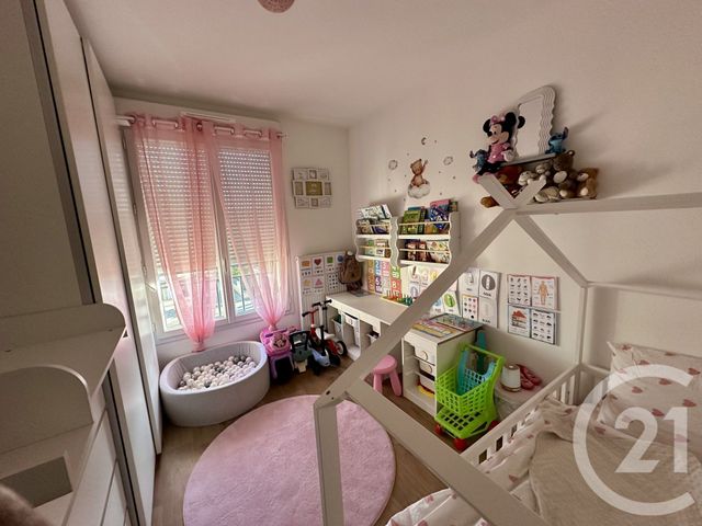 Afficher la photo en grand Appartement F3 à vendre - 3 pièces - 65.15 m2 - CORBEIL ESSONNES - 91 - ILE-DE-FRANCE - Century 21 Martinot Immobilier