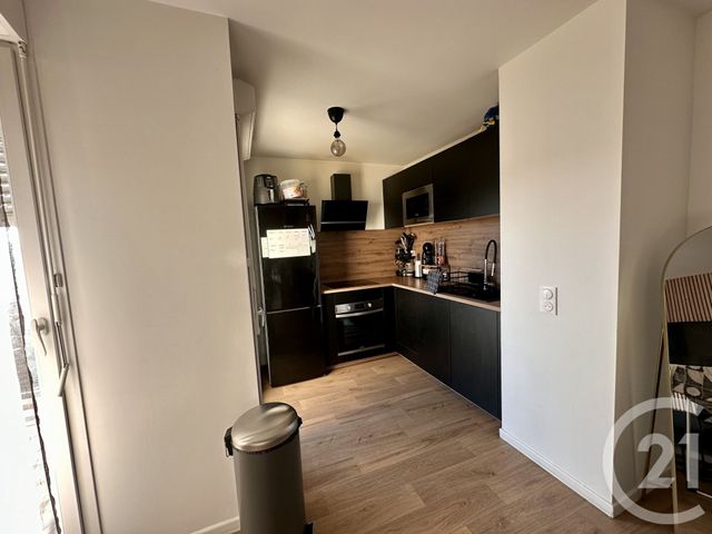 Afficher la photo en grand Appartement F3 à vendre - 3 pièces - 65.15 m2 - CORBEIL ESSONNES - 91 - ILE-DE-FRANCE - Century 21 Martinot Immobilier